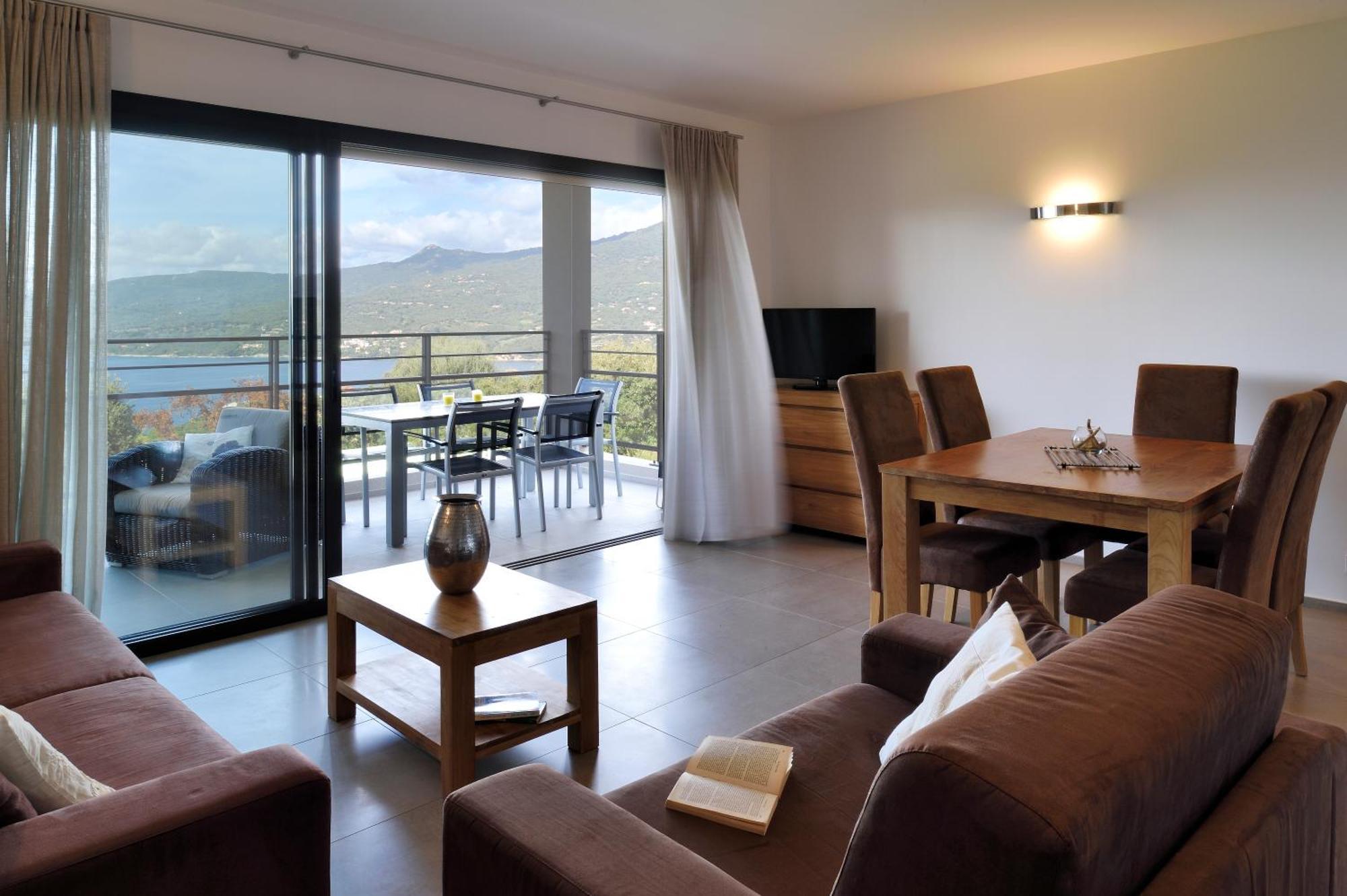 & Aria Marina Aparthotel 3*